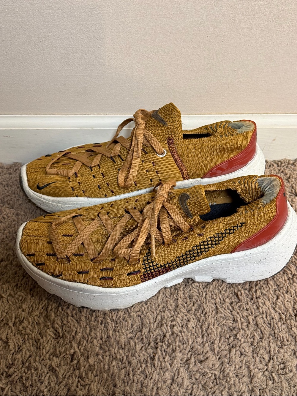 NWOT Nike Women's Space Hippie 04 'Wheat Dark Beetroot' Shoes, Size 10